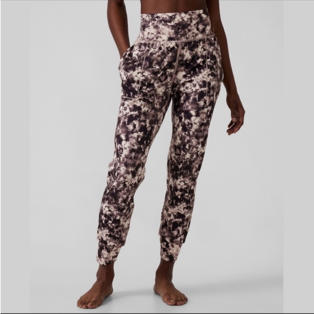 Athleta Women's Small Salutation Printed Jogger in Floral Tie Dye
